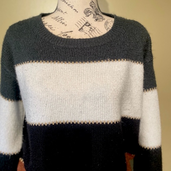 Cleo sweater for fall - Picture 3 of 11